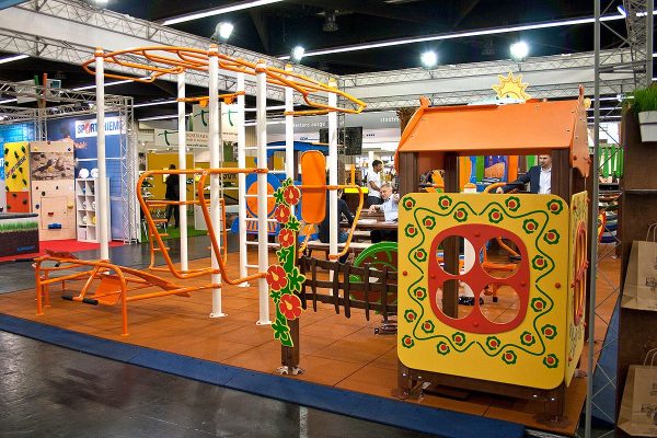 Adăpost colibă și cutie cu nisip TE322 01