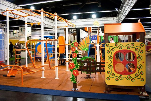 Adăpost colibă și cutie cu nisip TE322 02